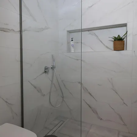 Christiana Aparthotel 3*