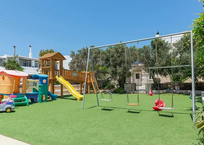 Christiana מלון דירות 3*