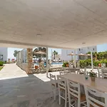 Christiana Ξενοδοχείο με διαμερίσματα 3*